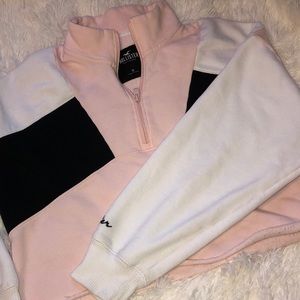 Cropped Hollister hoodie!